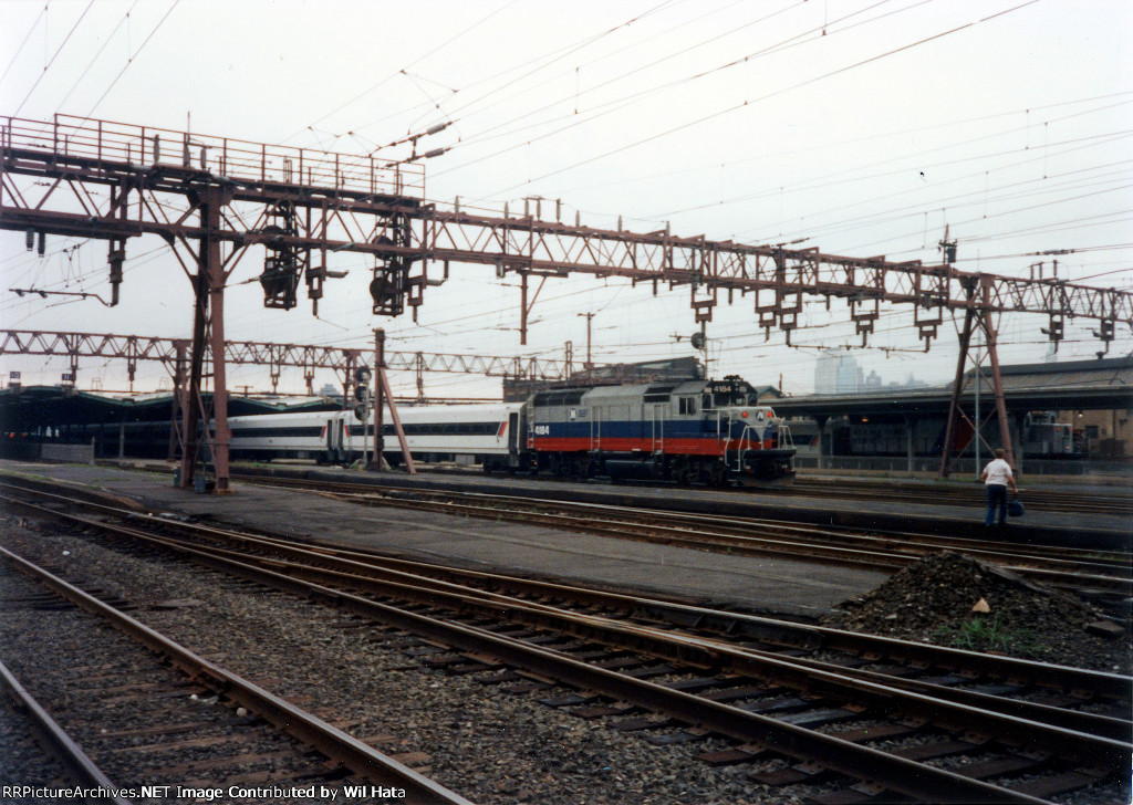 Metro-North GP40FH-2 4184